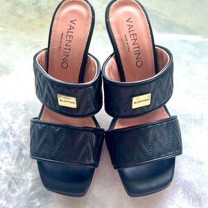 Valentino Jacki Quilted Heels SZ 8